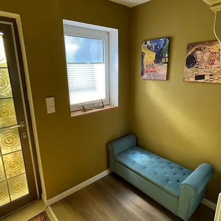 Platzhirsch In Mit Garten, 2 Baeder, 3 Schlafzimmer & Kueche - Gratis Parkplaetze