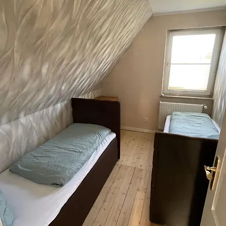 Platzhirsch In Mit Garten, 2 Baeder, 3 Schlafzimmer & Kueche - Gratis Parkplaetze * Bad Hersfeld