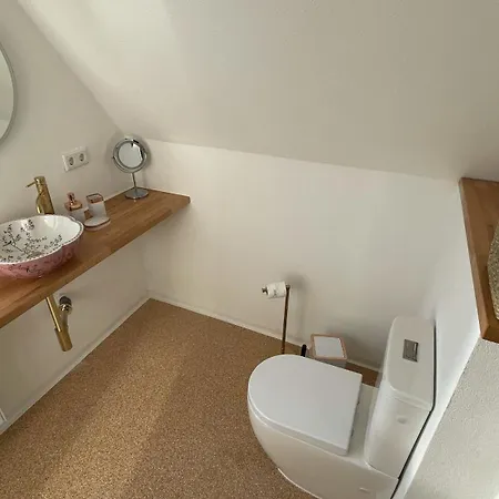 Platzhirsch In Mit Garten, 2 Baeder, 3 Schlafzimmer & Kueche - Gratis Parkplaetze Nyaraló Bad Hersfeld